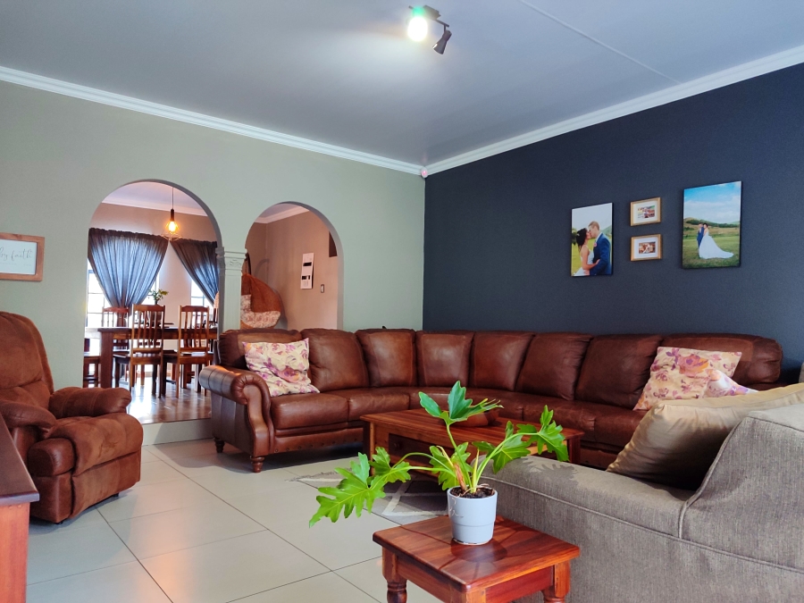 5 Bedroom Property for Sale in Doringkruin North West